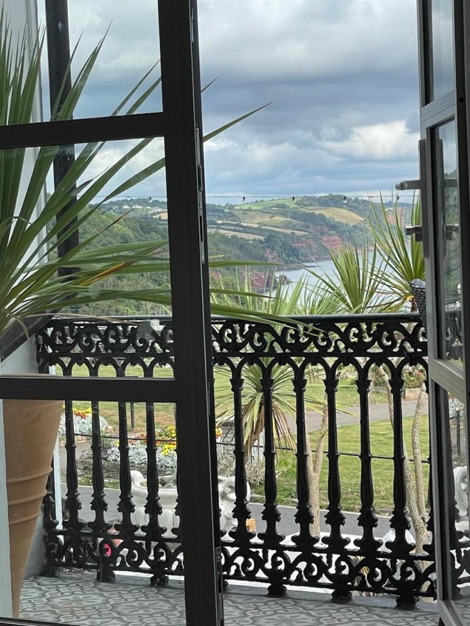 Headland View Boutique B&B Торки Экстерьер фото